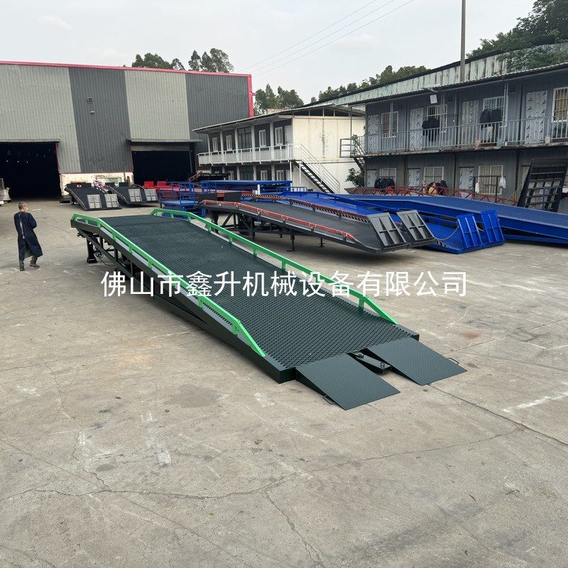 HRYS-12 标准液压移动登车桥 12 吨