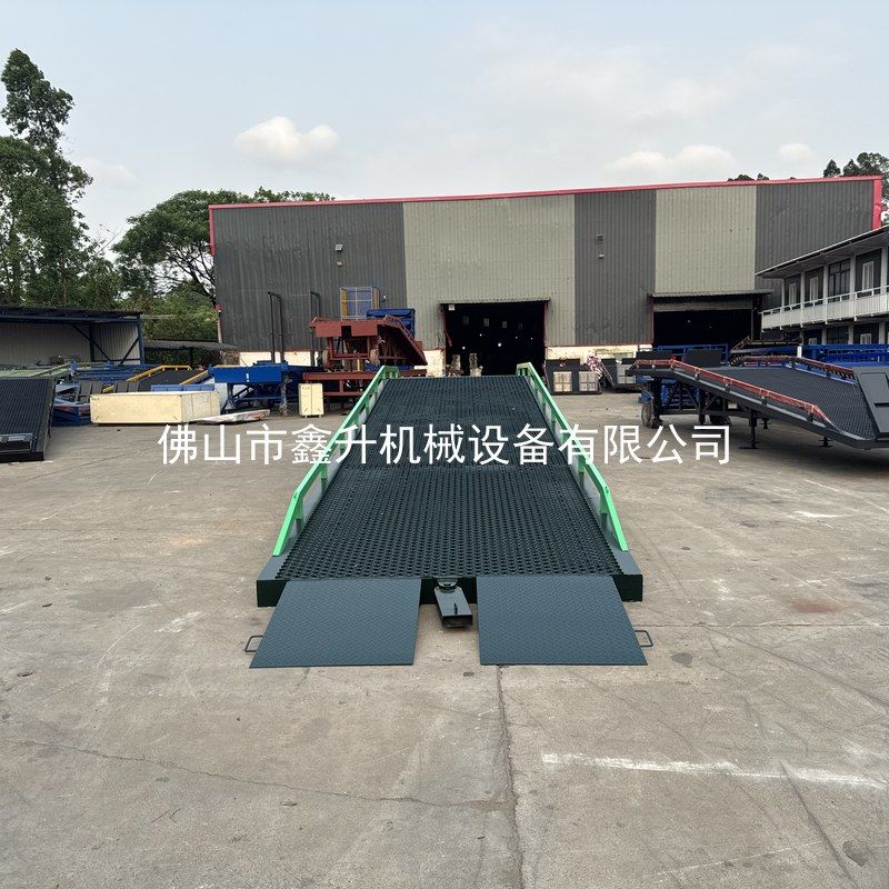 HRYS-15 标准液压移动登车桥 15 吨