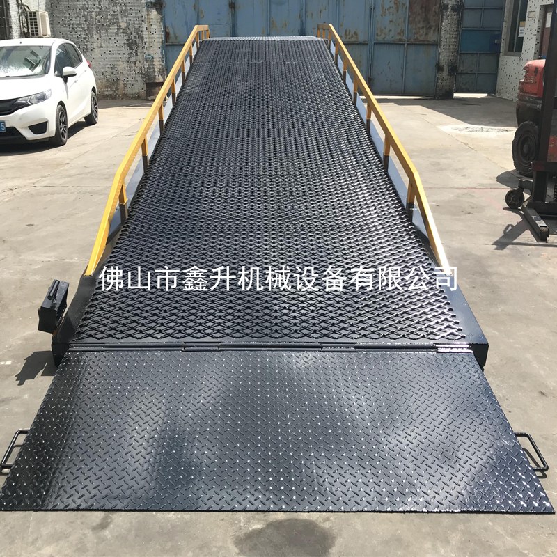 活动式尾板整块