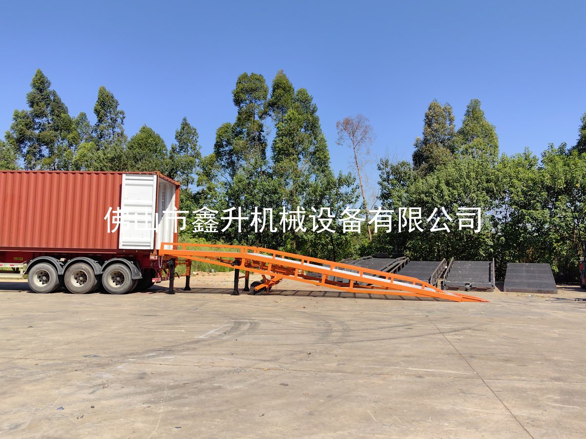液压移动登车桥 现场应用实拍 08
