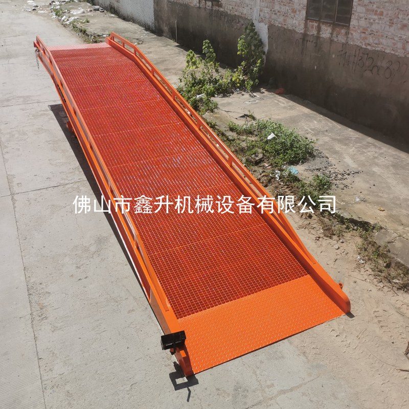 液压移动登车桥 新款液压登车桥 04