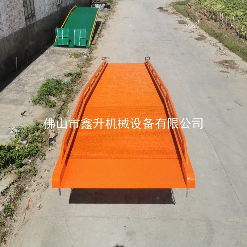 液压移动登车桥 新款液压登车桥 06